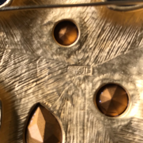 Vintage Kenneth Jay Lane brushed gold and crystal star brooch - Picture 3 of 8